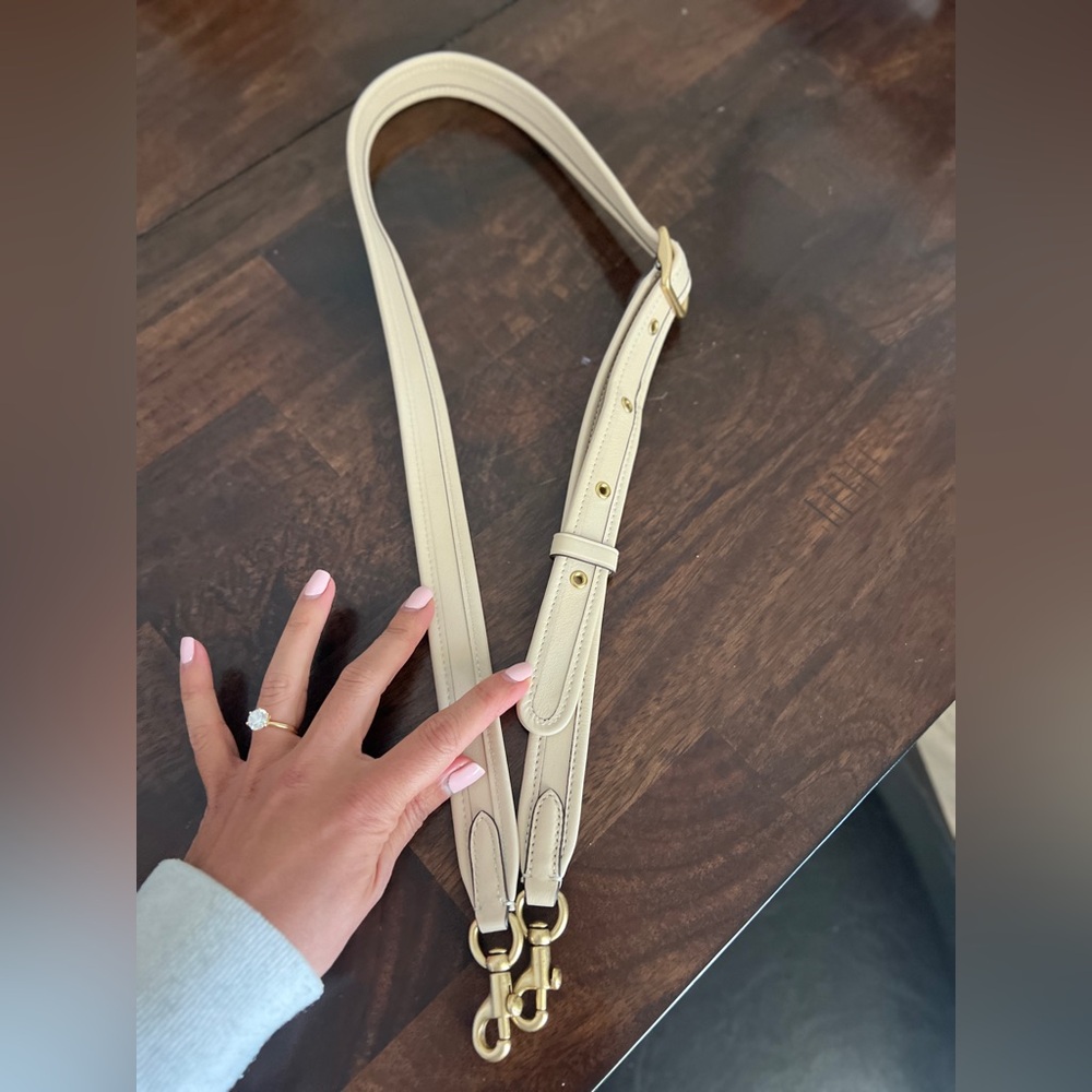 Cream Leather Shoulder Bag - Picture 11 of 14